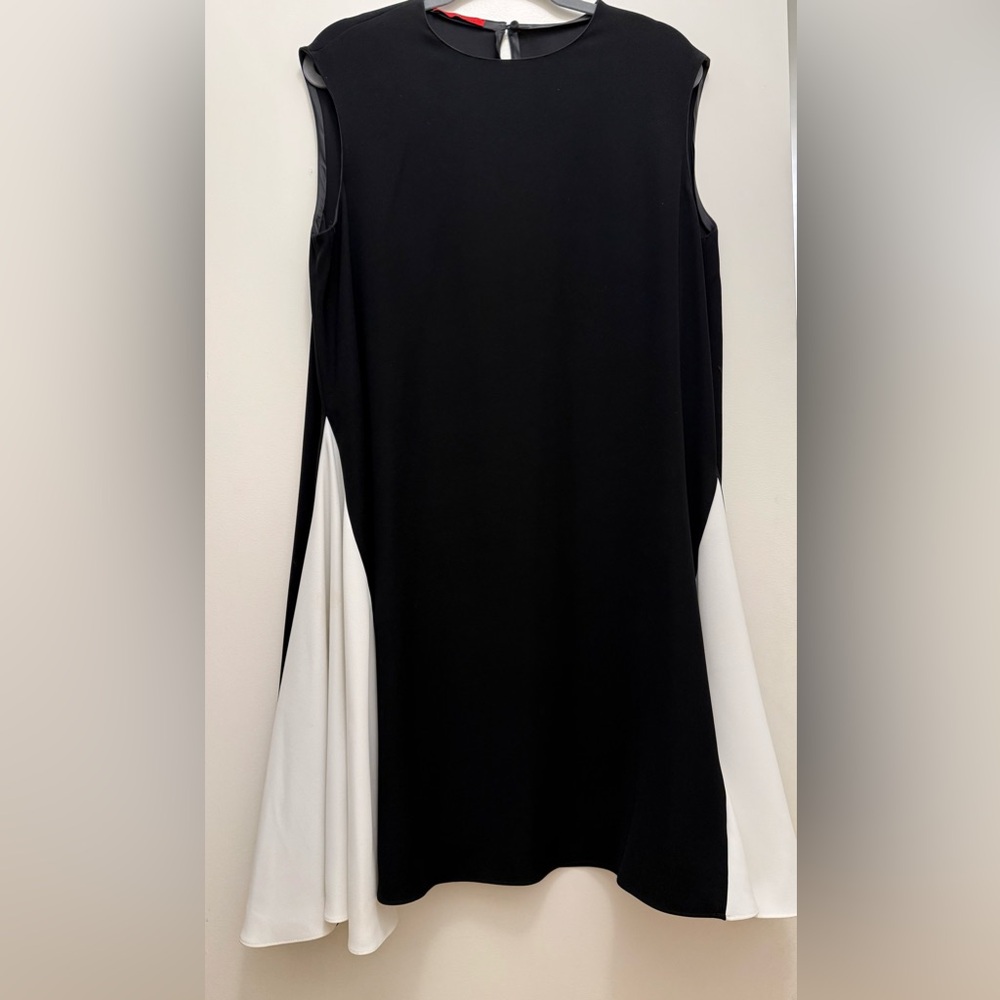 Carolina Herrera Women’s Black Dress Size 10